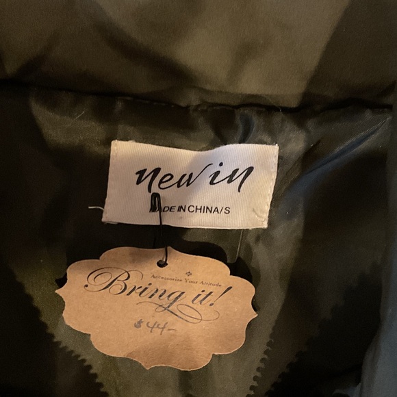 New In NWT Olive Green Puffer Vest GORPCORE cottagecore medium ptp 18 medium - Picture 6 of 9